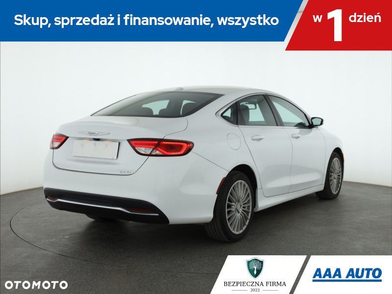 Chrysler 200 - 6