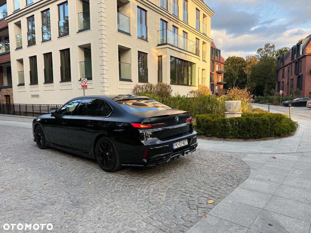 BMW Seria 7 - 8