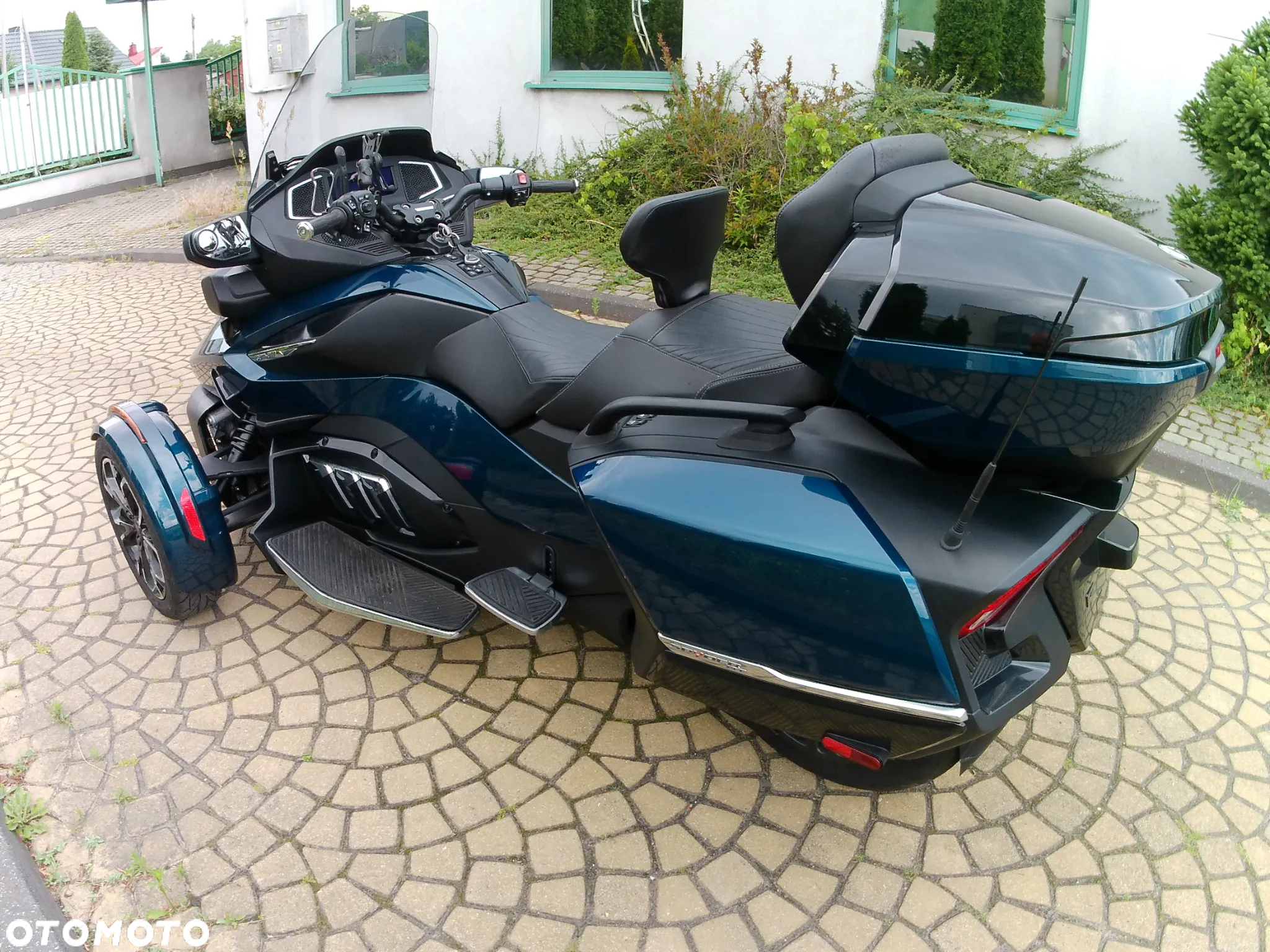 Can-Am Spyder - 11