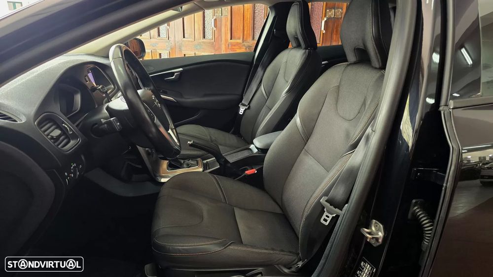 Volvo V40 Cross Country 2.0 D2 Momentum Geartronic - 49