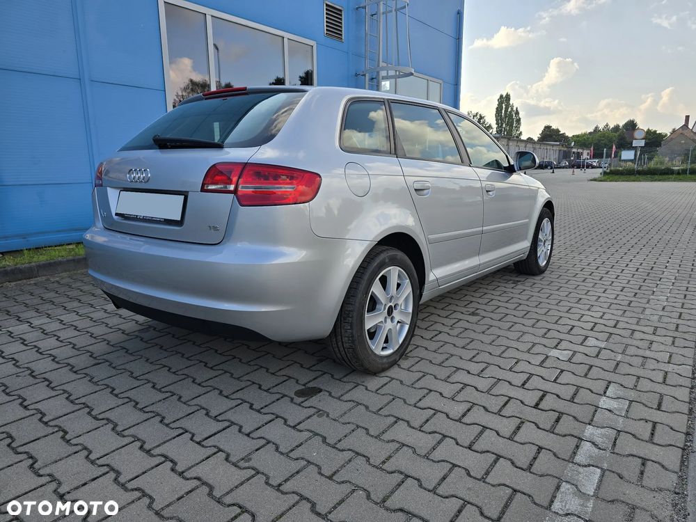 Audi A3 Sportback 1.6 Attraction - 8
