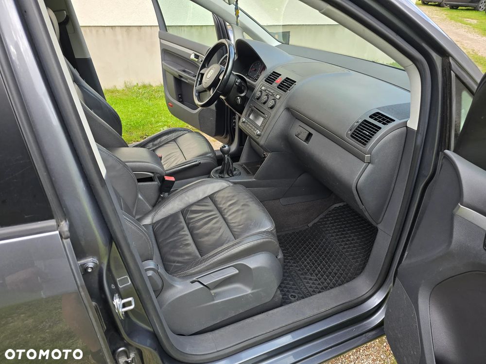 Volkswagen Touran - 13