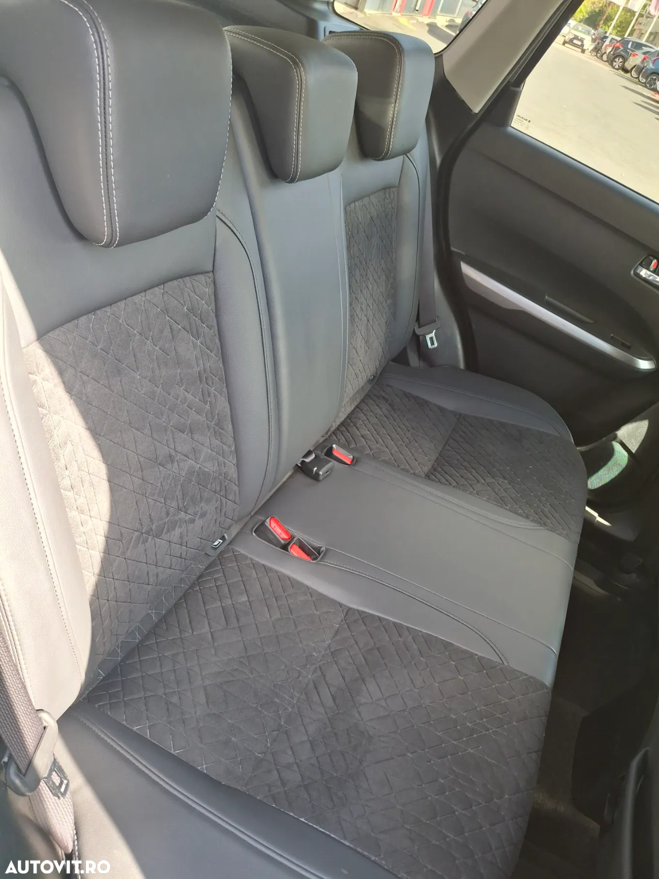 Suzuki Vitara 1.4 Boosterjet AllGrip MHEV Luxus - 12