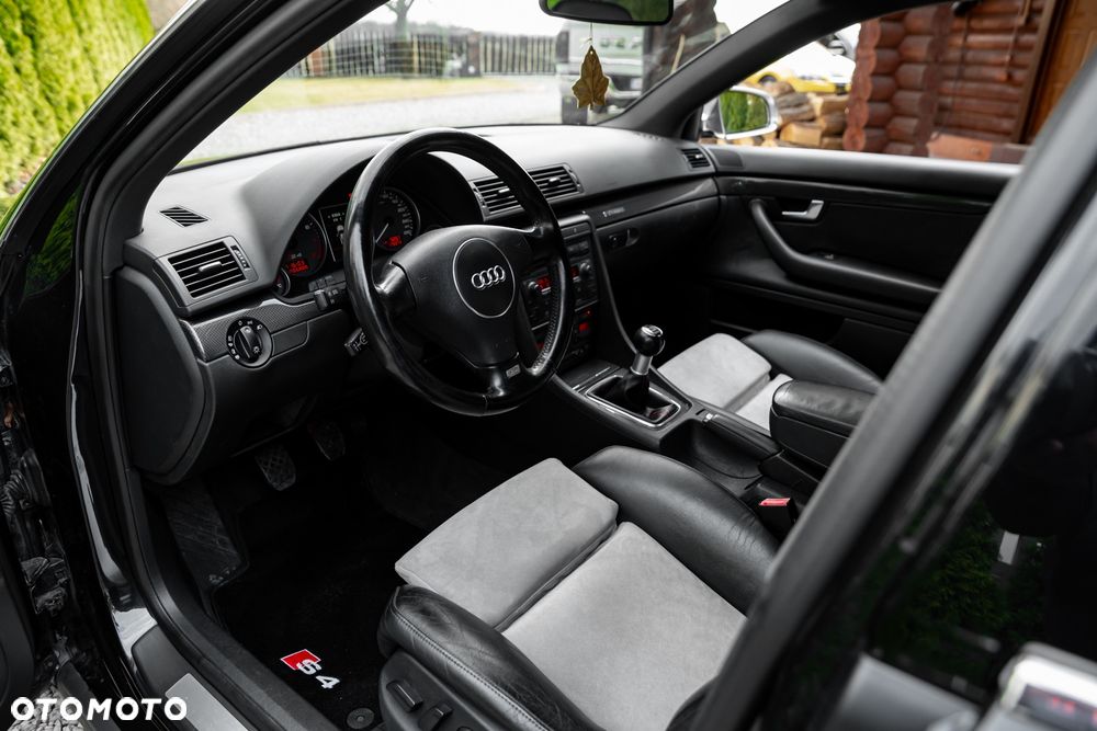 Audi S4 Avant Standard - 15