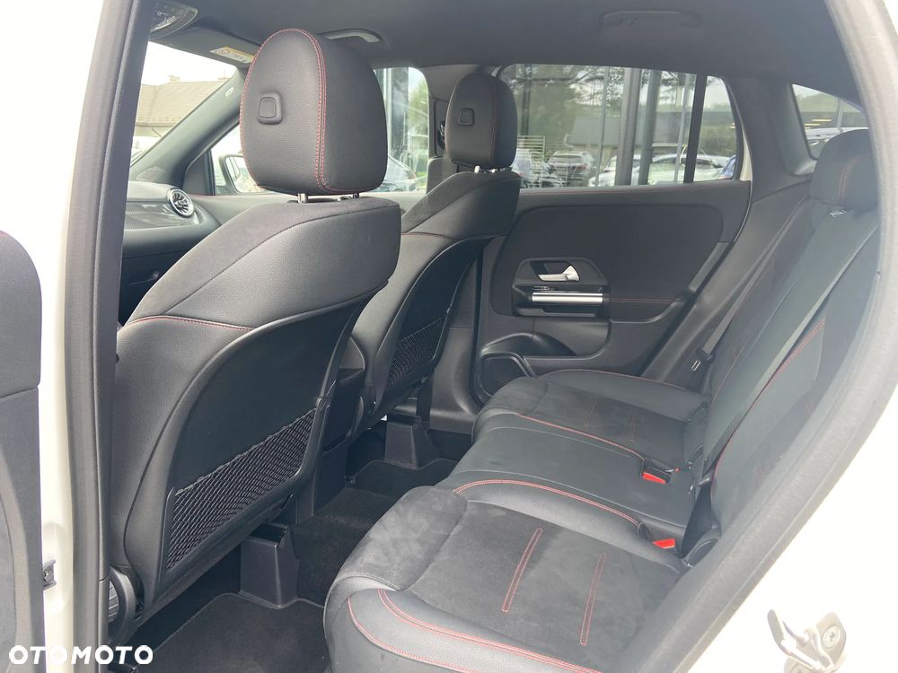 Mercedes-Benz GLA 200 AMG Line - 8