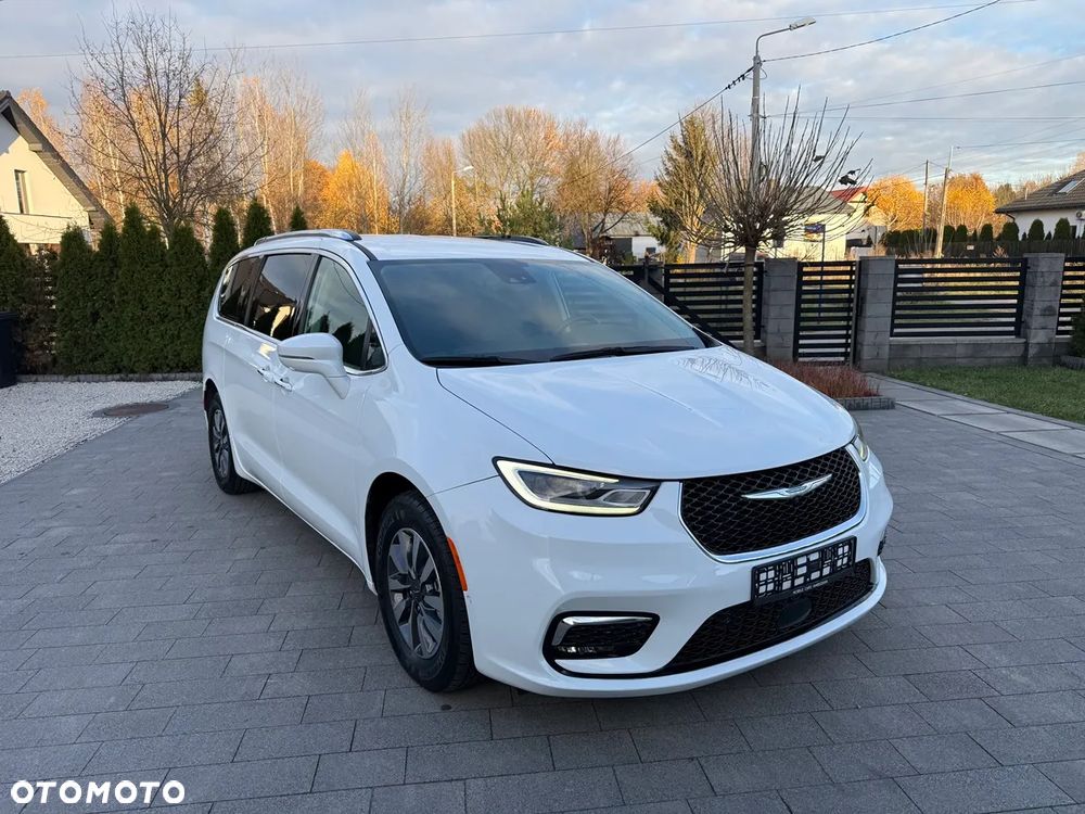 Chrysler Pacifica - 16