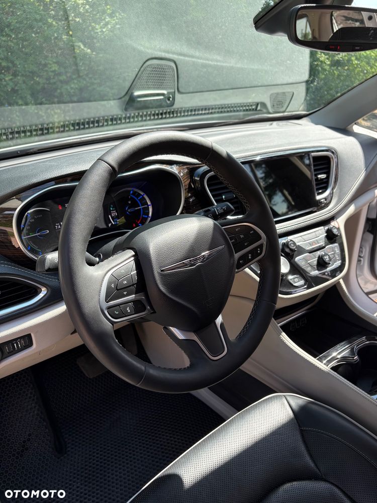 Chrysler Pacifica - 29