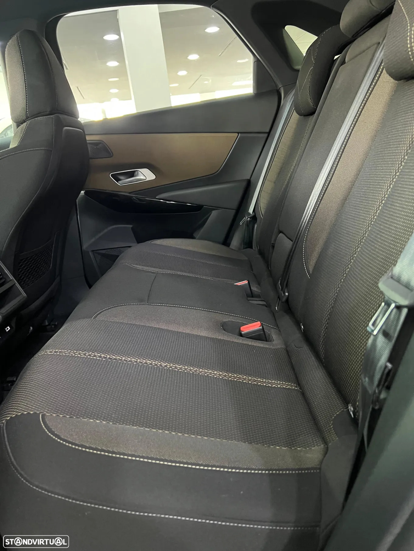DS DS7 Crossback - 21