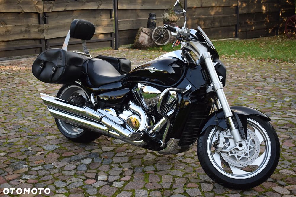Suzuki Intruder - 1