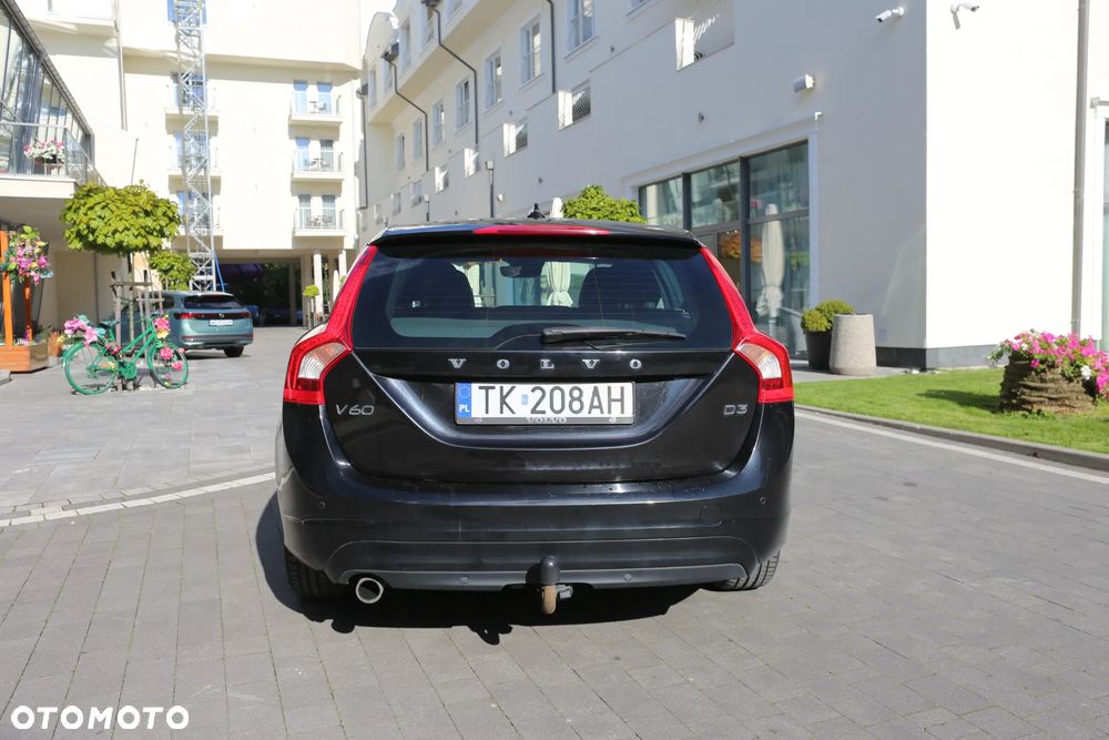 Volvo V60 D3 Drive-E Dynamic Edition (Momentum) - 8
