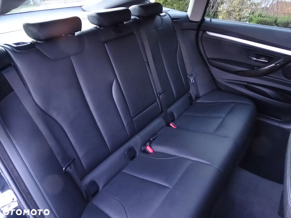 BMW 3GT 320d Sport-Aut Luxury Line - 24