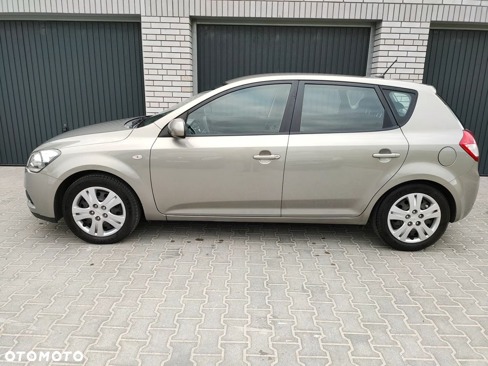 Kia Ceed 1.4 CVVT Attract - 8