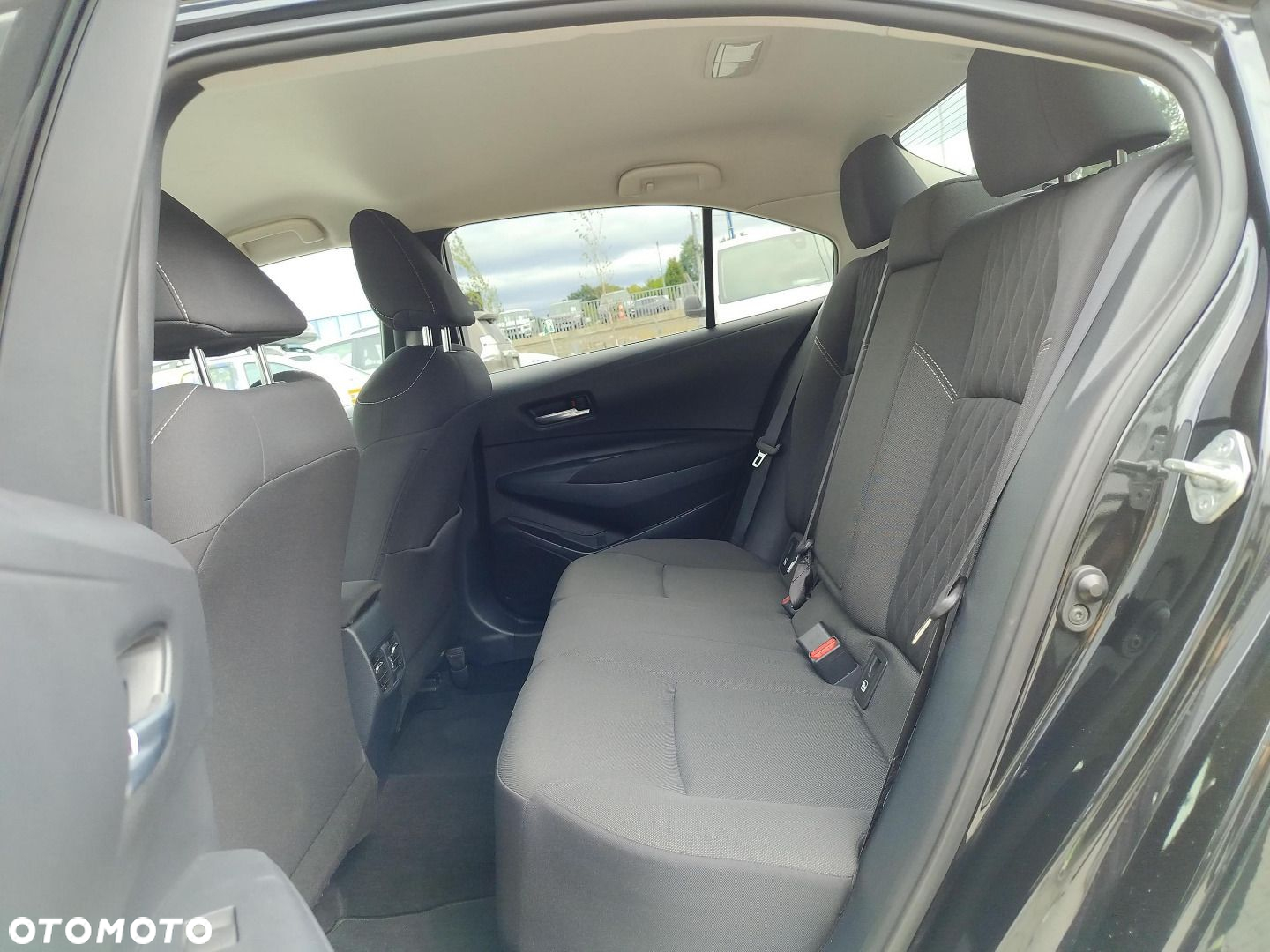 Toyota Corolla - 12