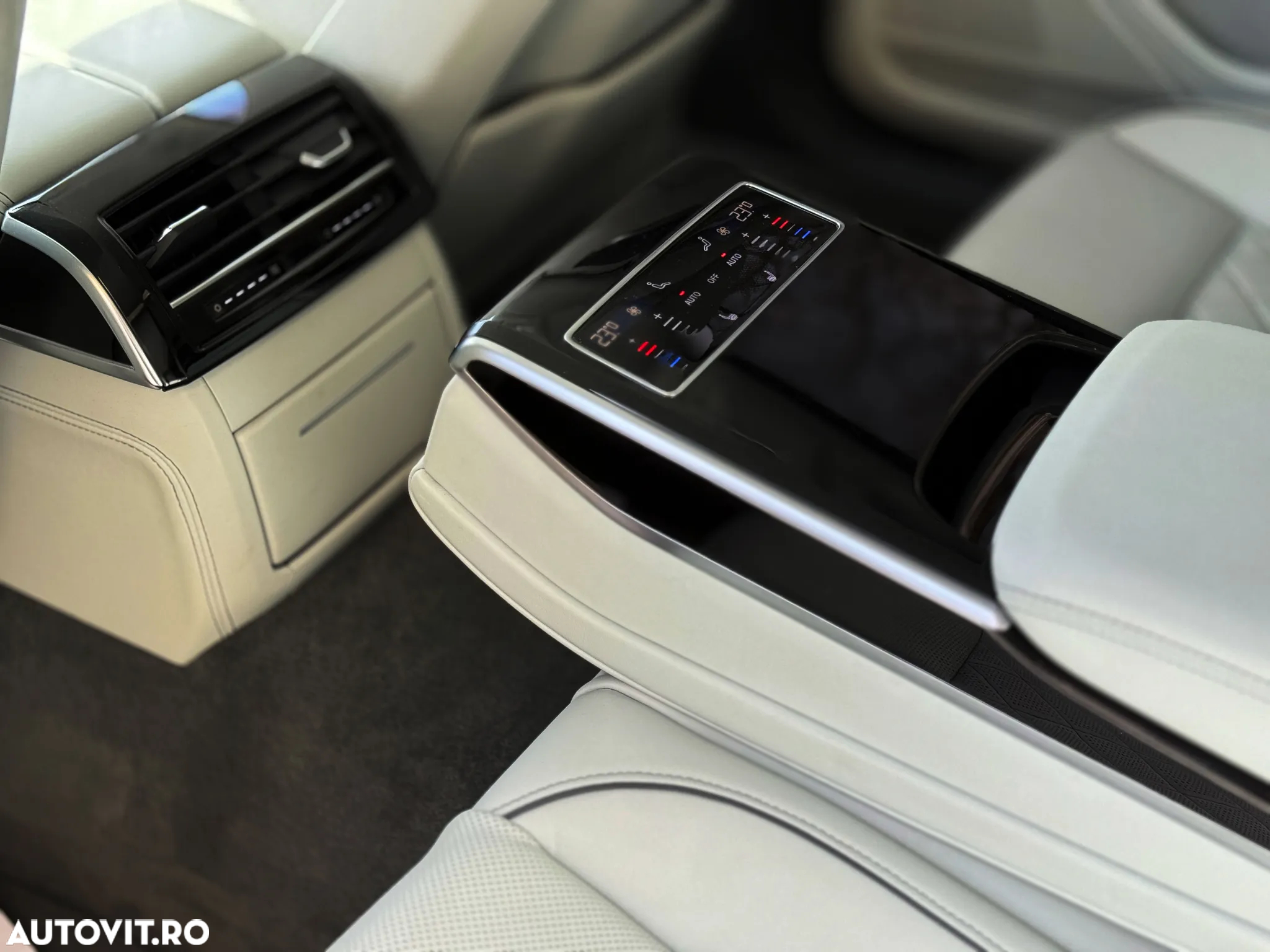 Audi A8 55 TFSI quattro Tiptronic MHEV - 32