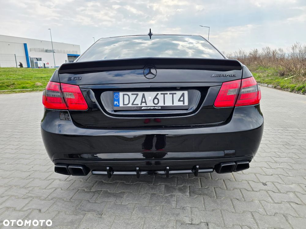 Mercedes-Benz Klasa E 63 AMG AMG Speedshift 7G-MCT - 13