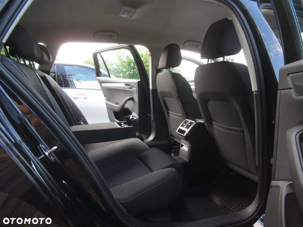 Skoda Superb 2.0 TSI Ambition DSG - 8