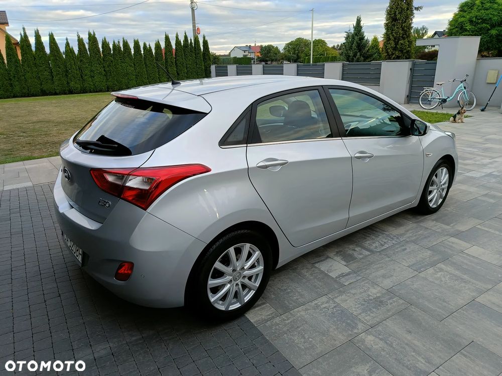 Hyundai i30 blue 1.6 CRDi YES Silver - 11
