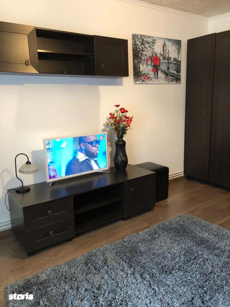 Garsonieră 28mp, Centrul Nou Brașov, mobilată — fotografia 3