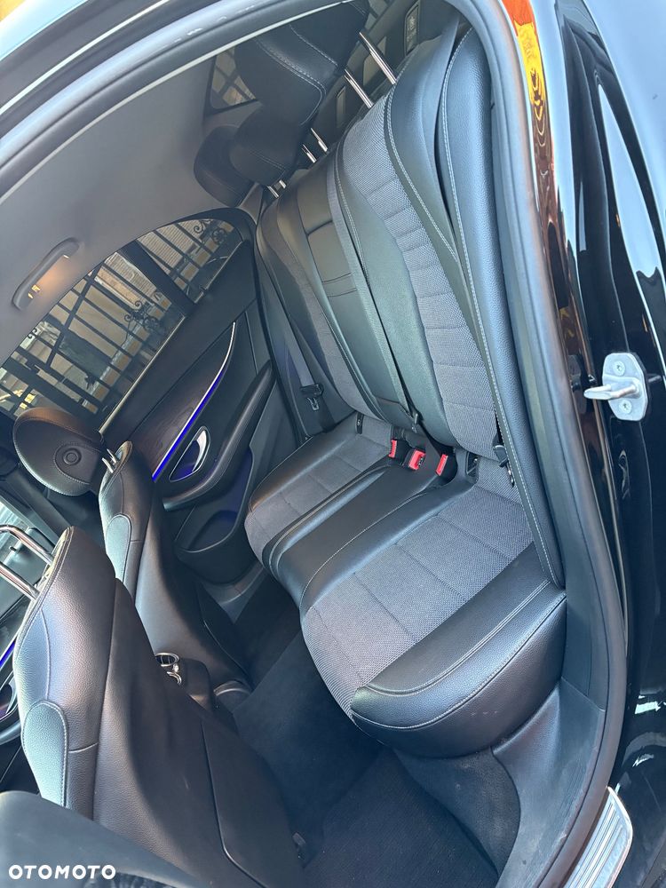 Mercedes-Benz Klasa E 220 d 9G-TRONIC - 27