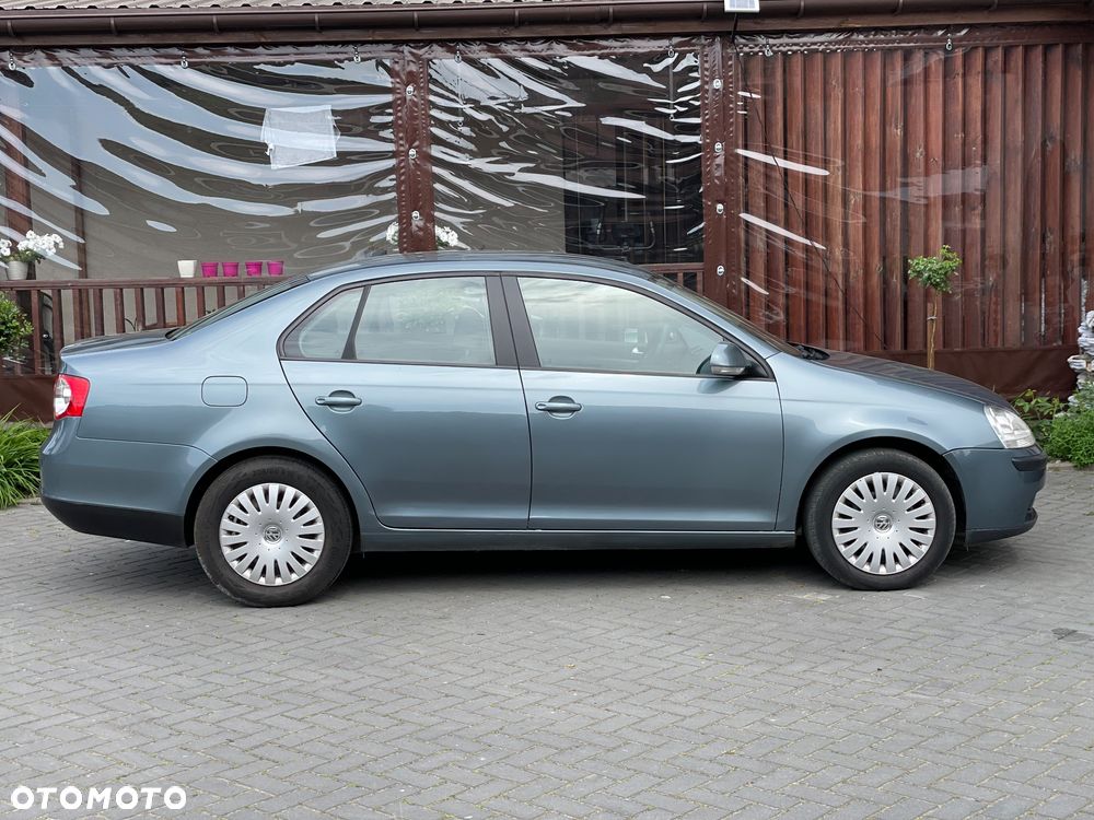Volkswagen Jetta 1.6 Comfortline - 5