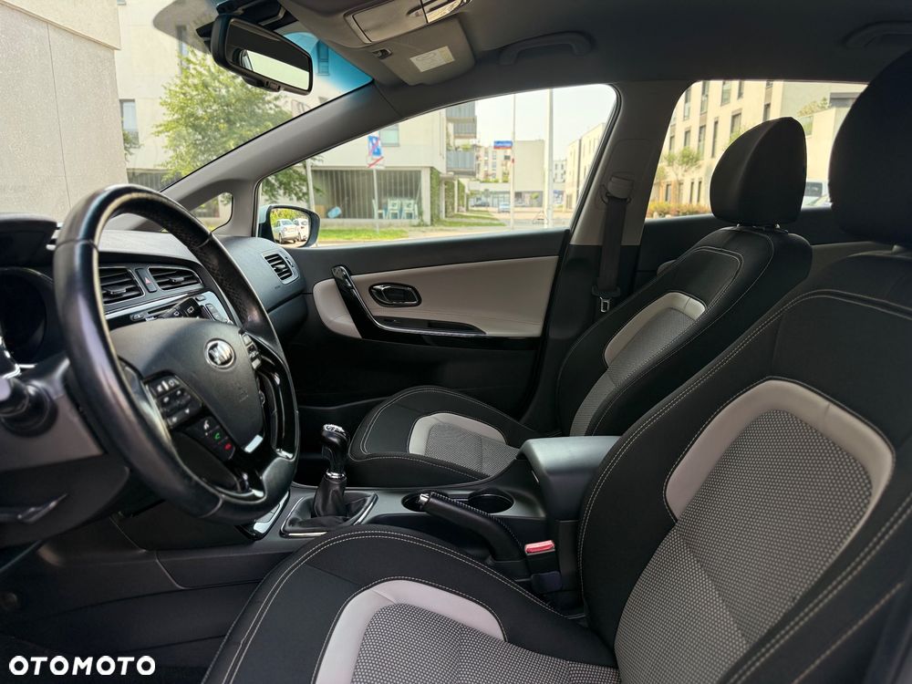 Kia Ceed - 8
