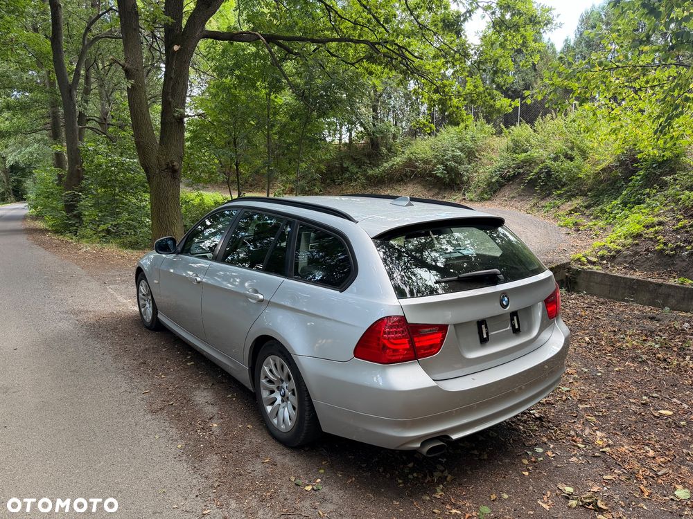 BMW Seria 3 320d DPF - 8