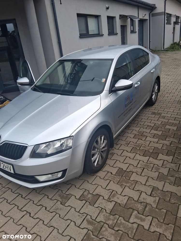 Skoda Octavia 1.6 TDI Style DSG - 4