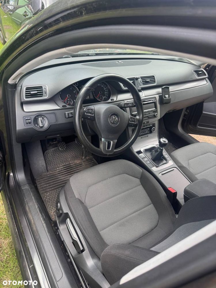 Volkswagen Passat - 6