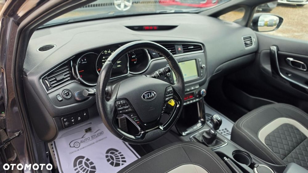 Kia Ceed 1.6 CRDi GT Line - 10