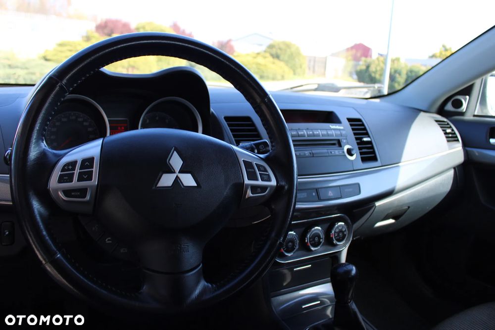Mitsubishi Lancer 1.8 Invite - 19