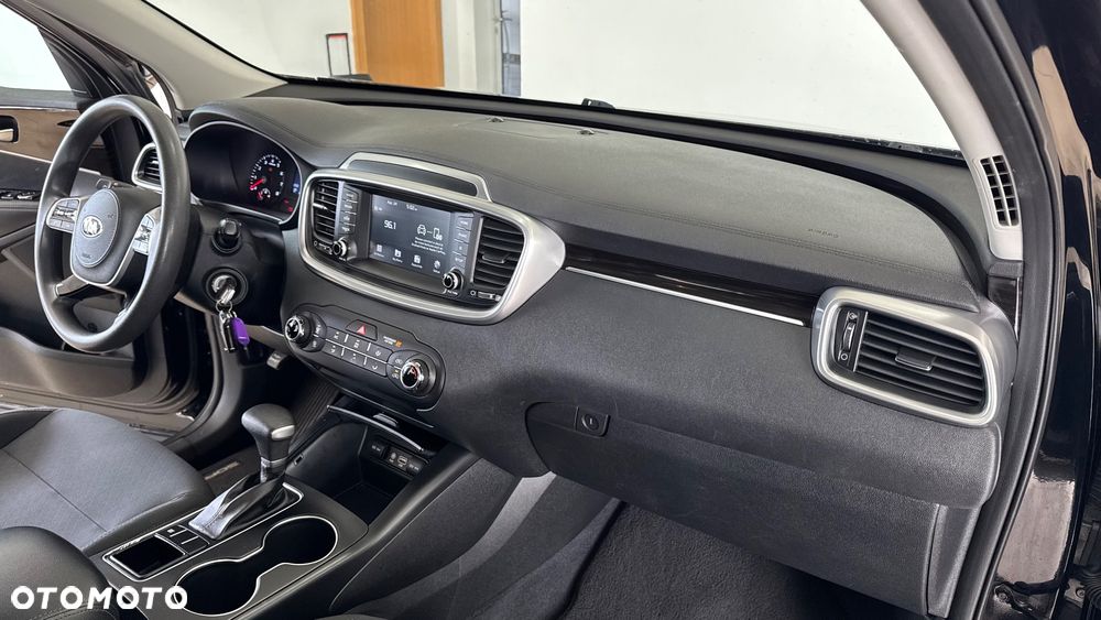 Kia Sorento - 34