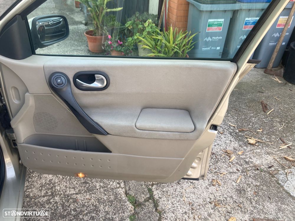 Renault Mégane Break 1.5 dCi Dynamique - 9