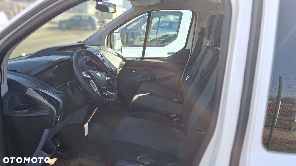Ford TRANSIT CUSTOM - 11