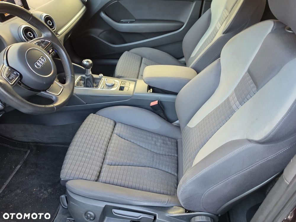 Audi A3 Sportback 1.4 TFSI Ambiente - 27