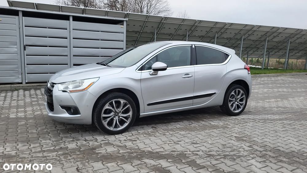 Citroën DS4 HDi 165 Urban Show - 3