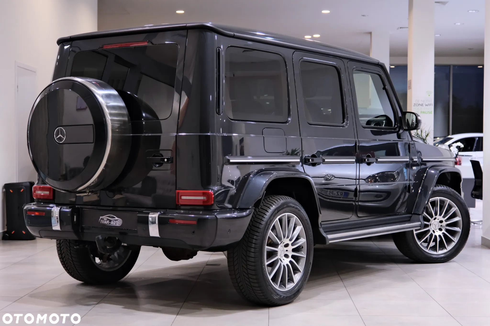 Mercedes-Benz Klasa G 500 9G-TRONIC Exclusive - 8