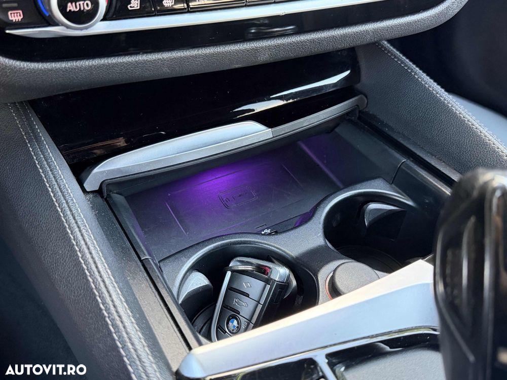 BMW Seria 5 520i Aut. Luxury Line - 21