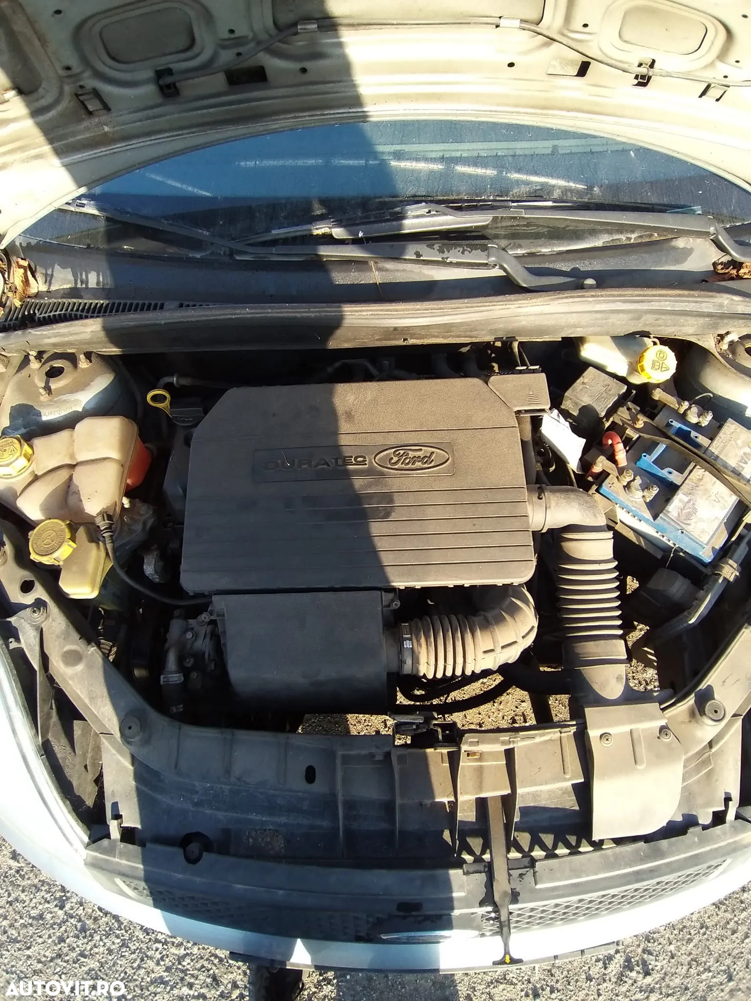 Dezmembram Ford Fiesta, 1.3 Benzina, cod motor A9JA, 51KW, an 2005 - 5