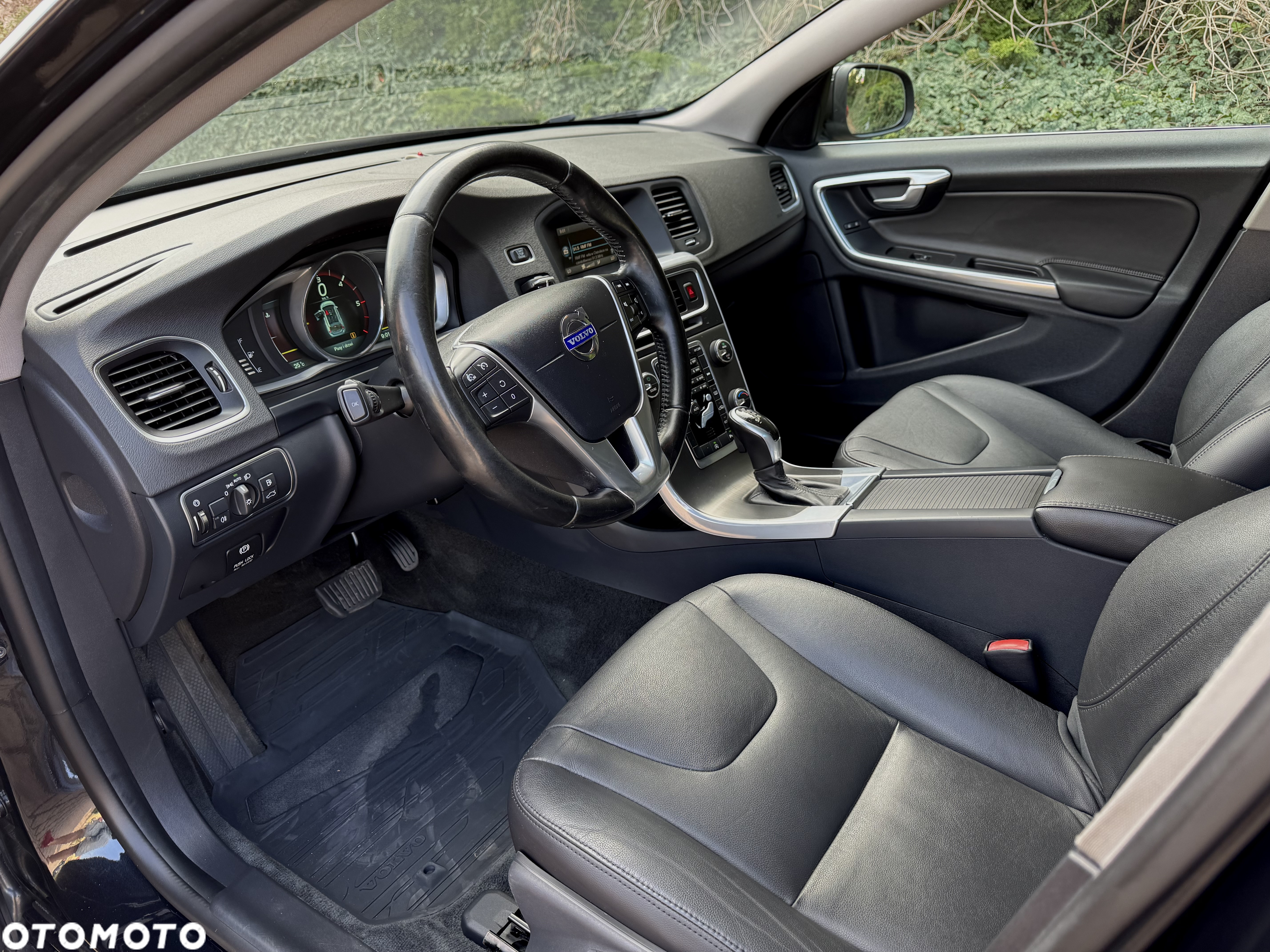 Volvo V60 D4 Drive-E Momentum - 10