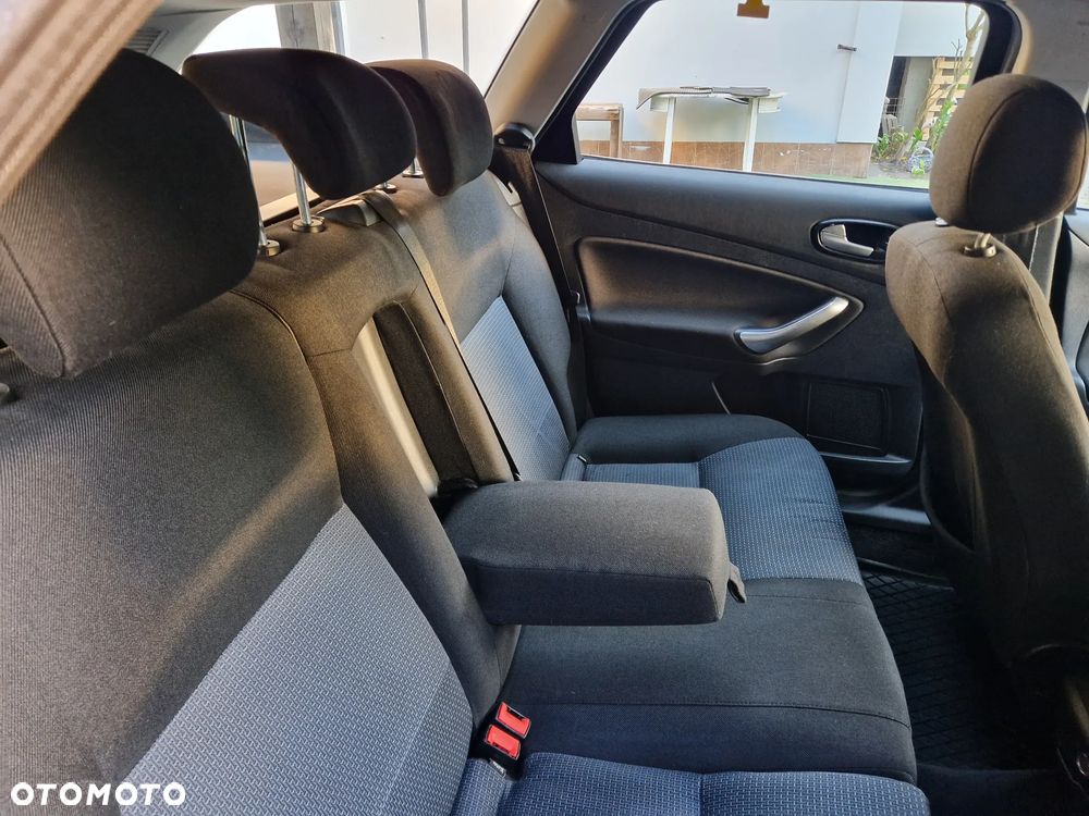Ford Mondeo - 17