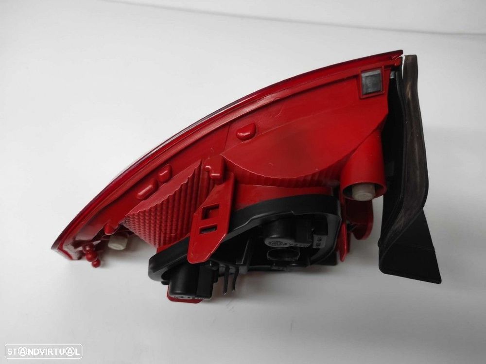 FAROLIM TRASEIRO DIREITO SEAT EXEO BERLINA (3R2) REFERENCE - 4