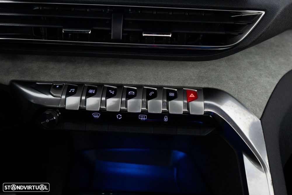 Peugeot 3008 1.6 Hybrid4 GT e-EAT8 - 28