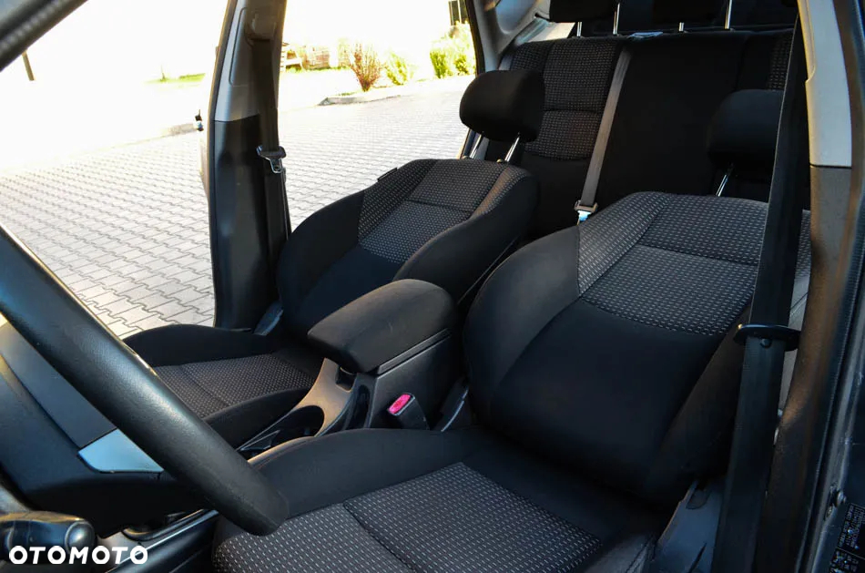 Hyundai i30 1.6 Comfort - 7