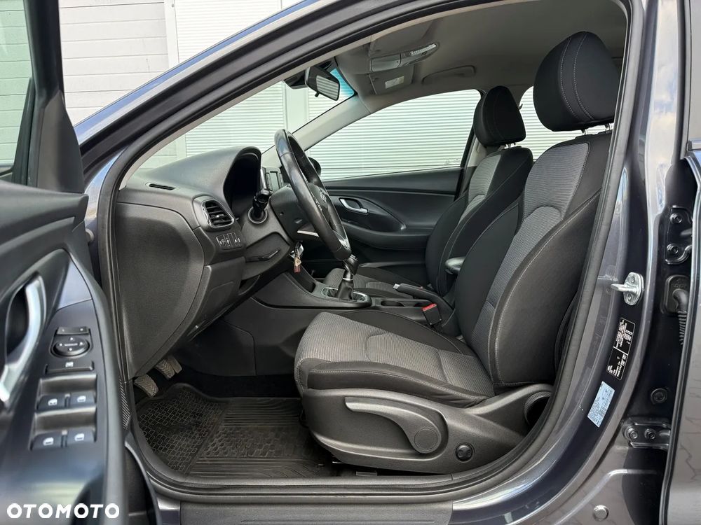 Hyundai i30 1.6 D Classic + - 7