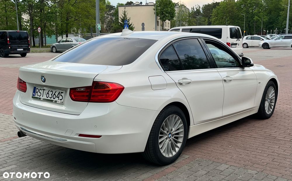 BMW Seria 3 320d Luxury Line - 4