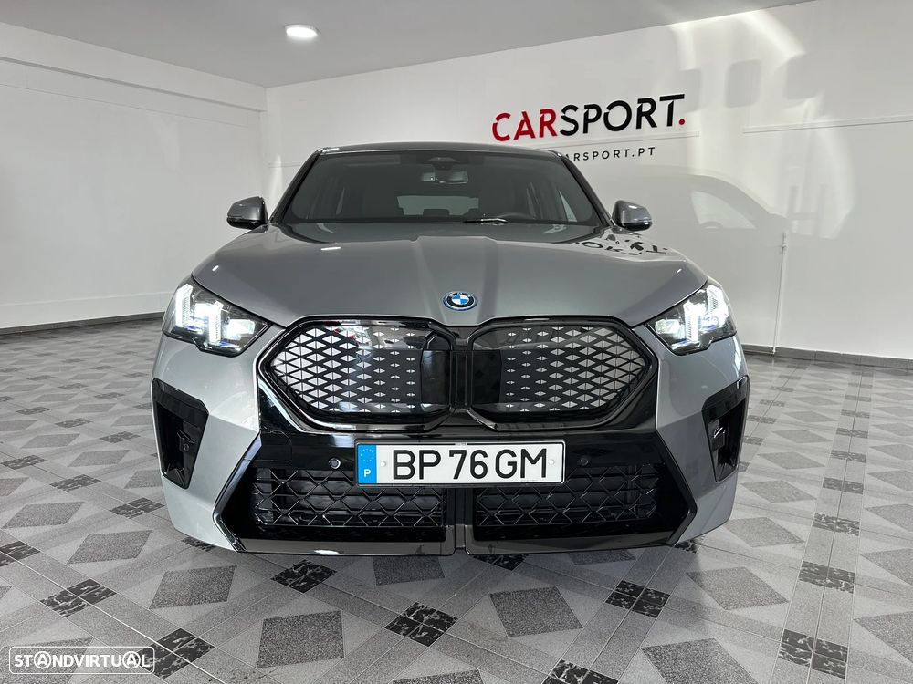 BMW iX2 eDrive20 Pack Desportivo M - 5