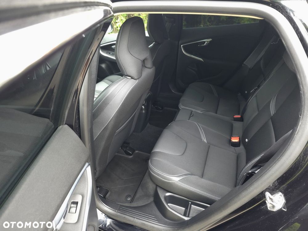 Volvo V40 D3 Drive-E Momentum - 11