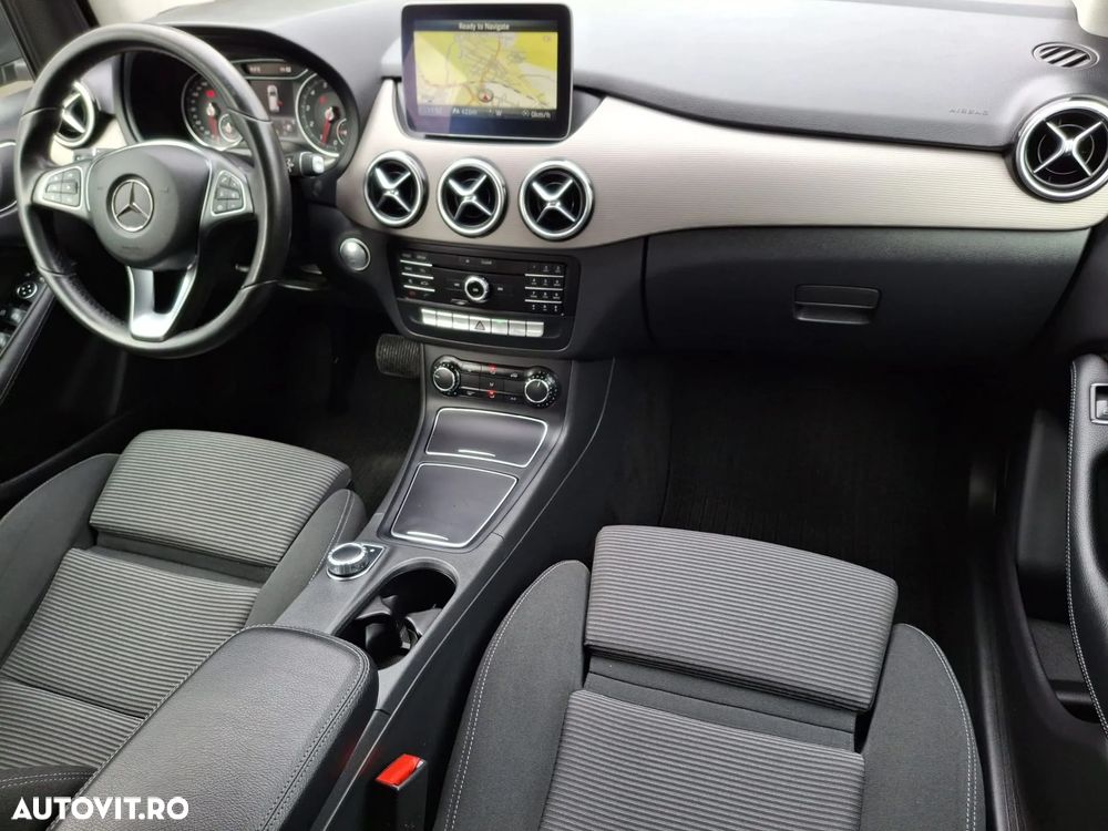 Mercedes-Benz B 180 7G-DCT Style - 12