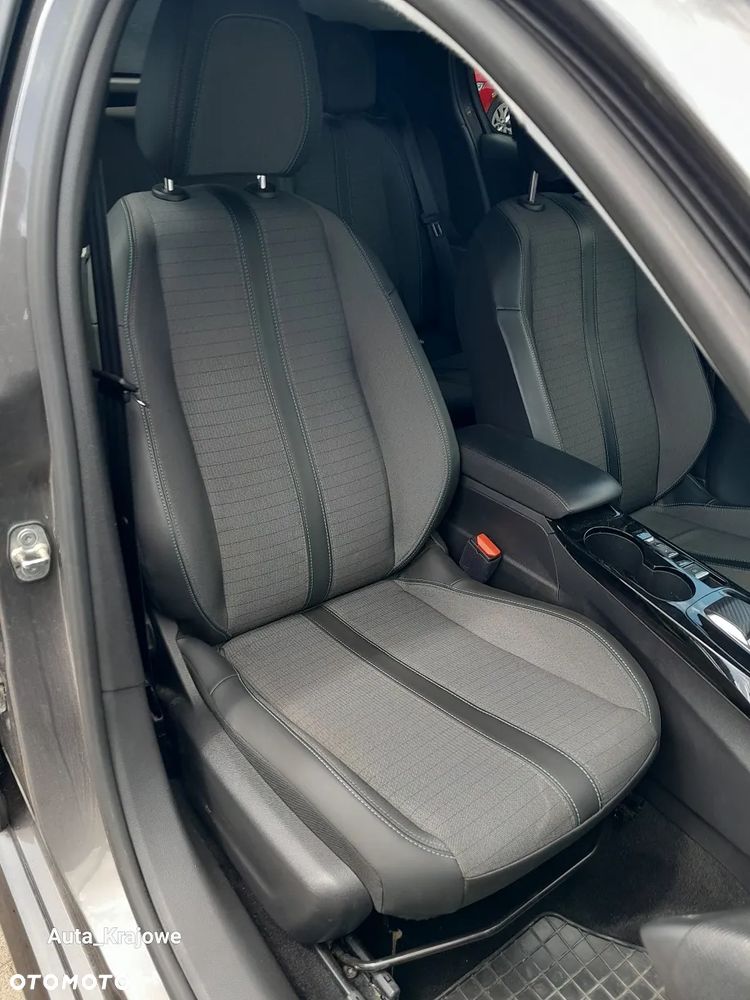 Peugeot 208 PureTech 100 EAT8 Allure - 26