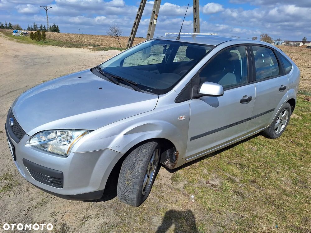 Ford Focus 1.6 16V Ambiente - 4